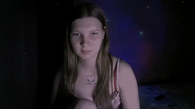 nelli_lux_'s cam snapshot