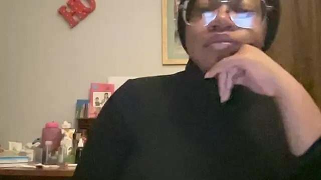 MommyConfident's cam snapshot