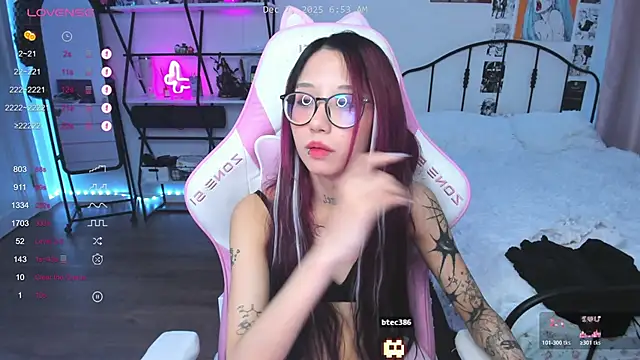 ashleywowmeow's cam snapshot