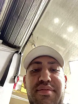 JuanZapata33 live sex cam