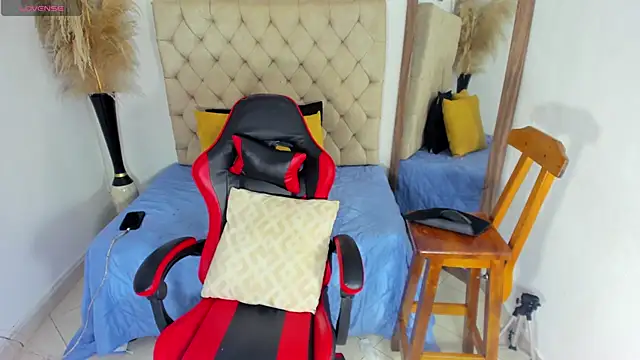 helena_copper_'s cam snapshot