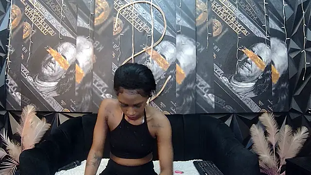 Lilmisbaddyxxx's cam snapshot