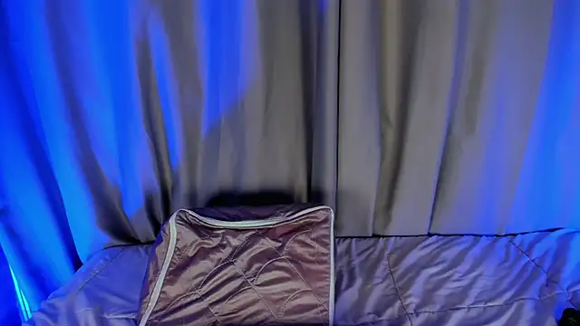 EviePhoenix's cam snapshot