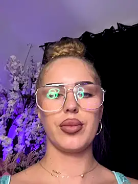 AubrieleRouj1's cam snapshot