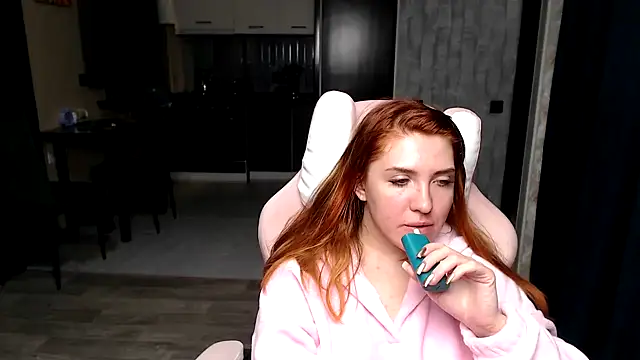 Reginasmilee's cam snapshot