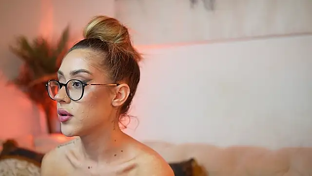 AileenKiss live sex cam