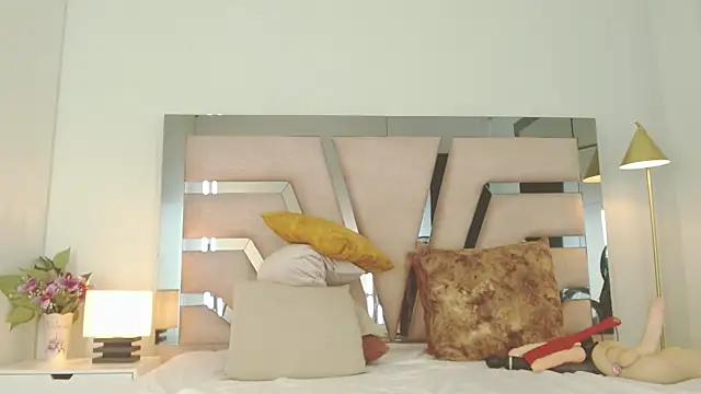 Maiacharris_'s cam snapshot