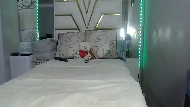 SexyyNana's cam snapshot