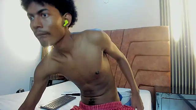 FYKMOR_1's cam snapshot