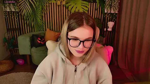 KellyHayden's cam snapshot