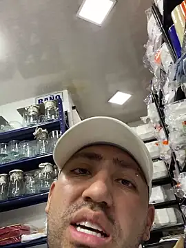 JuanZapata33 live sex cam