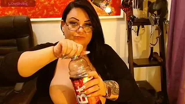 pamy_hugeboobs's cam snapshot