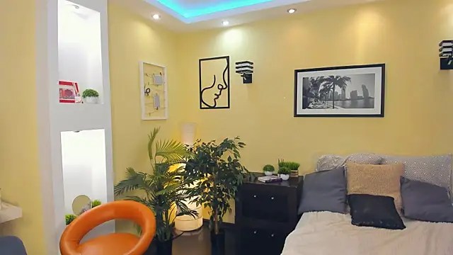 exposed_lizzy's cam snapshot