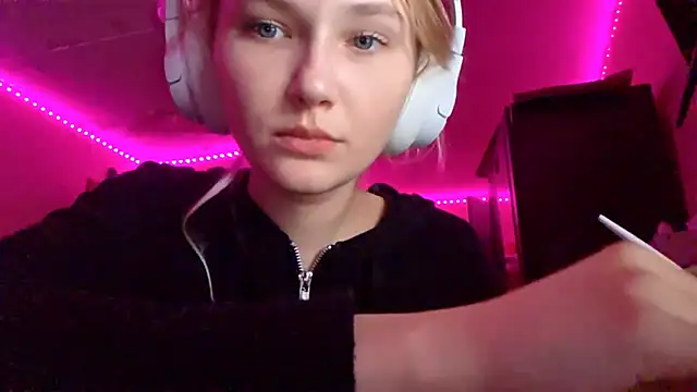 KarinRobertson's cam snapshot