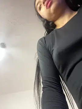 SweetLatiin_'s cam snapshot