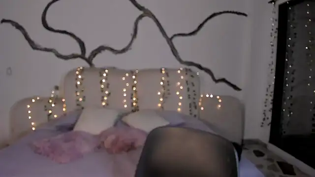 VictoriaMonroee_ live sex cam