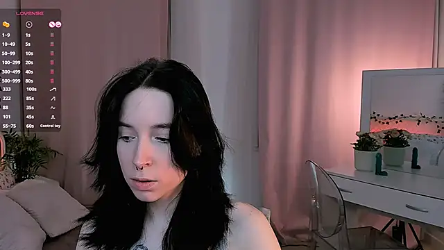 lilithlunna live sex cam