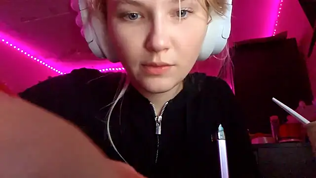 KarinRobertson's cam snapshot