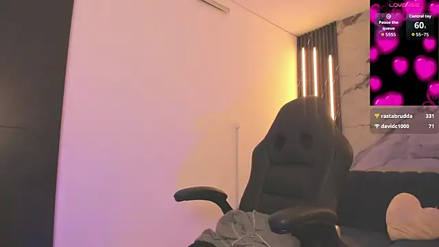 melany_heaven's cam snapshot