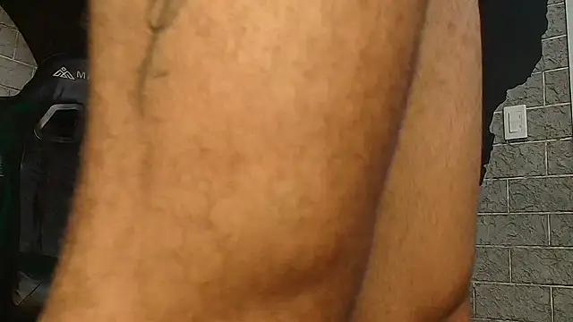 ArohomLester's cam snapshot