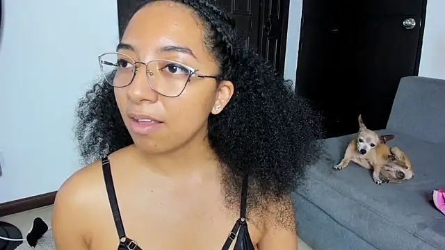 NAHOMI_MILLER's cam snapshot