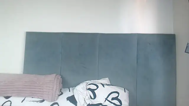 Jah-Queen live sex cam