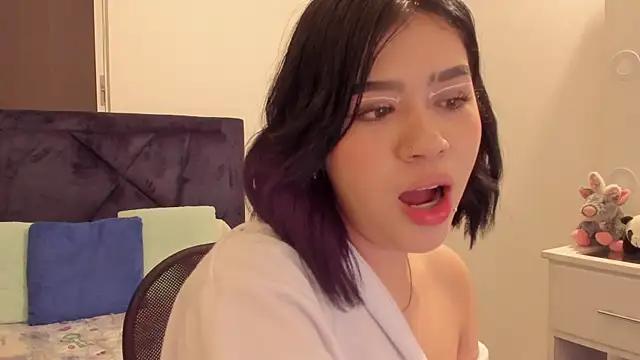 Lily_Woodz's cam snapshot