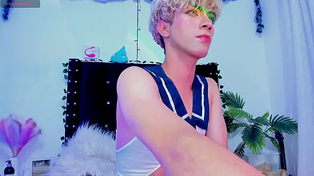 Cooperrosscute233 live sex cam