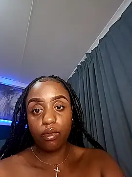 Queen-Chocolate's cam snapshot