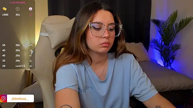 dakottaa_'s cam snapshot