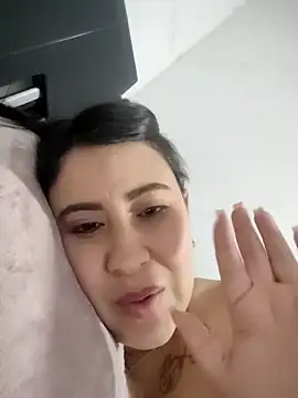 mialorents's cam snapshot