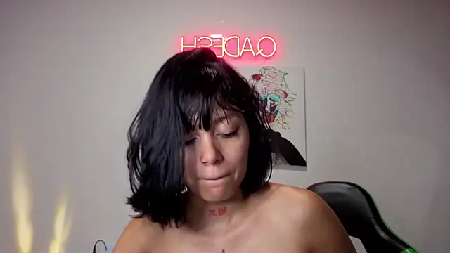 Qadeshoficial's cam snapshot