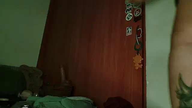 DirtyDi97's cam snapshot