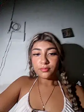 Sweed-virgin-pussy live sex cam