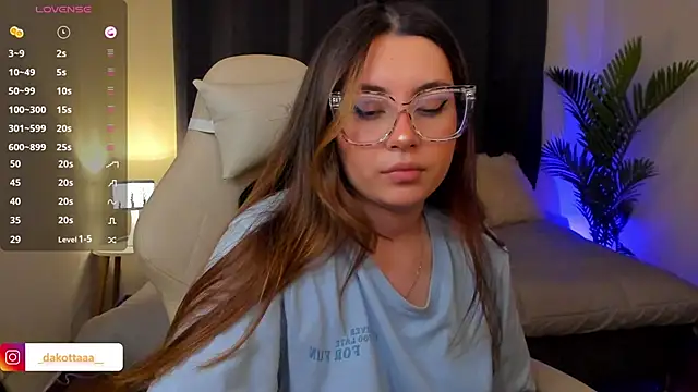 dakottaa_'s cam snapshot