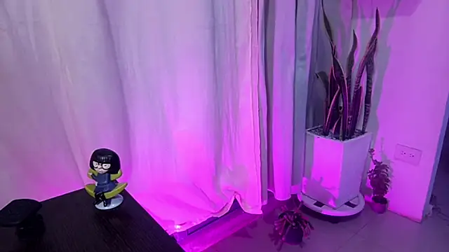 Adam_Valenciia live sex cam