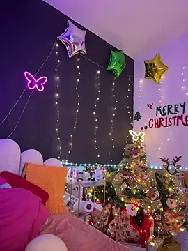 AlisonHoot69 live sex cam