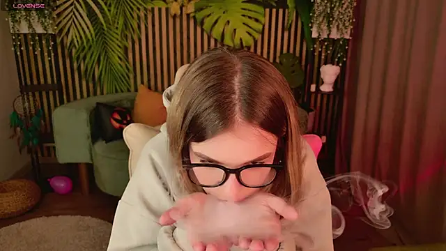 KellyHayden's cam snapshot