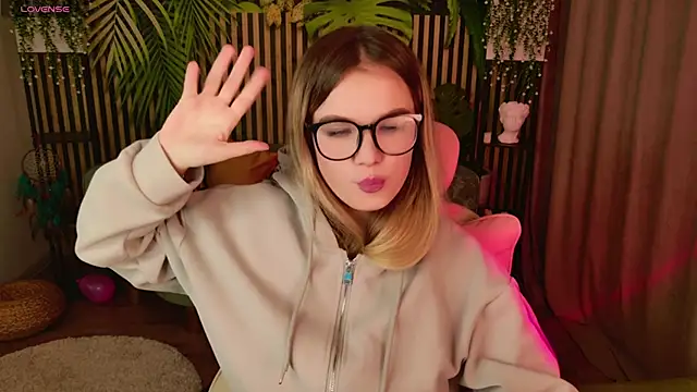 KellyHayden's cam snapshot