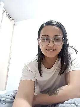 bri_ali's cam snapshot