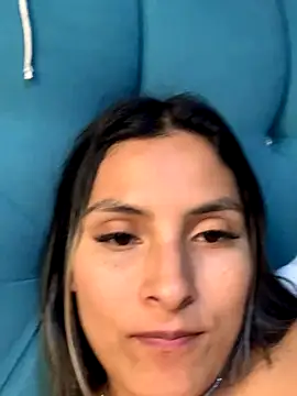 Cami_Leon2's cam snapshot