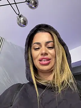 KirstieVegas live sex cam