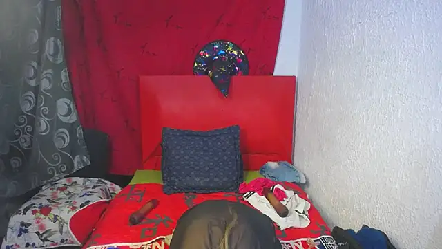 lili_sweet777's cam snapshot