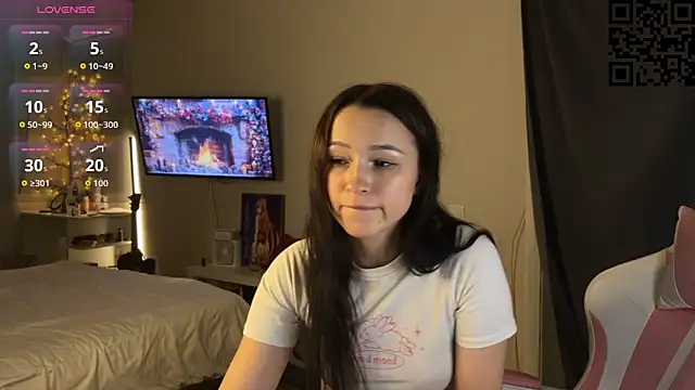 ella_simons's cam snapshot