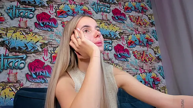 Erika_Carpenter's cam snapshot