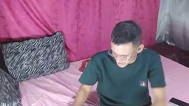 BOYWET-FANTASIES28's cam snapshot