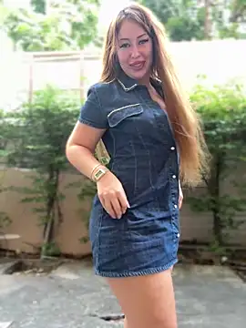 AndreaMood live sex cam