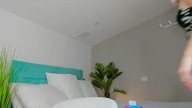 Lana_kitty__ live sex cam