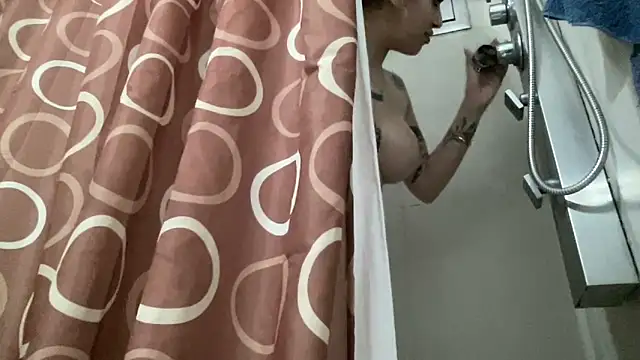 Lolykush's cam snapshot