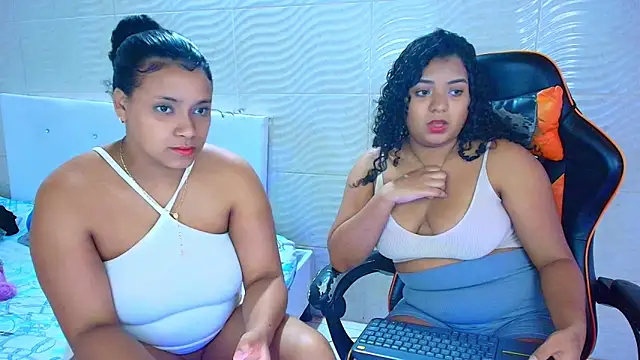 CurlyAliccia_'s cam snapshot